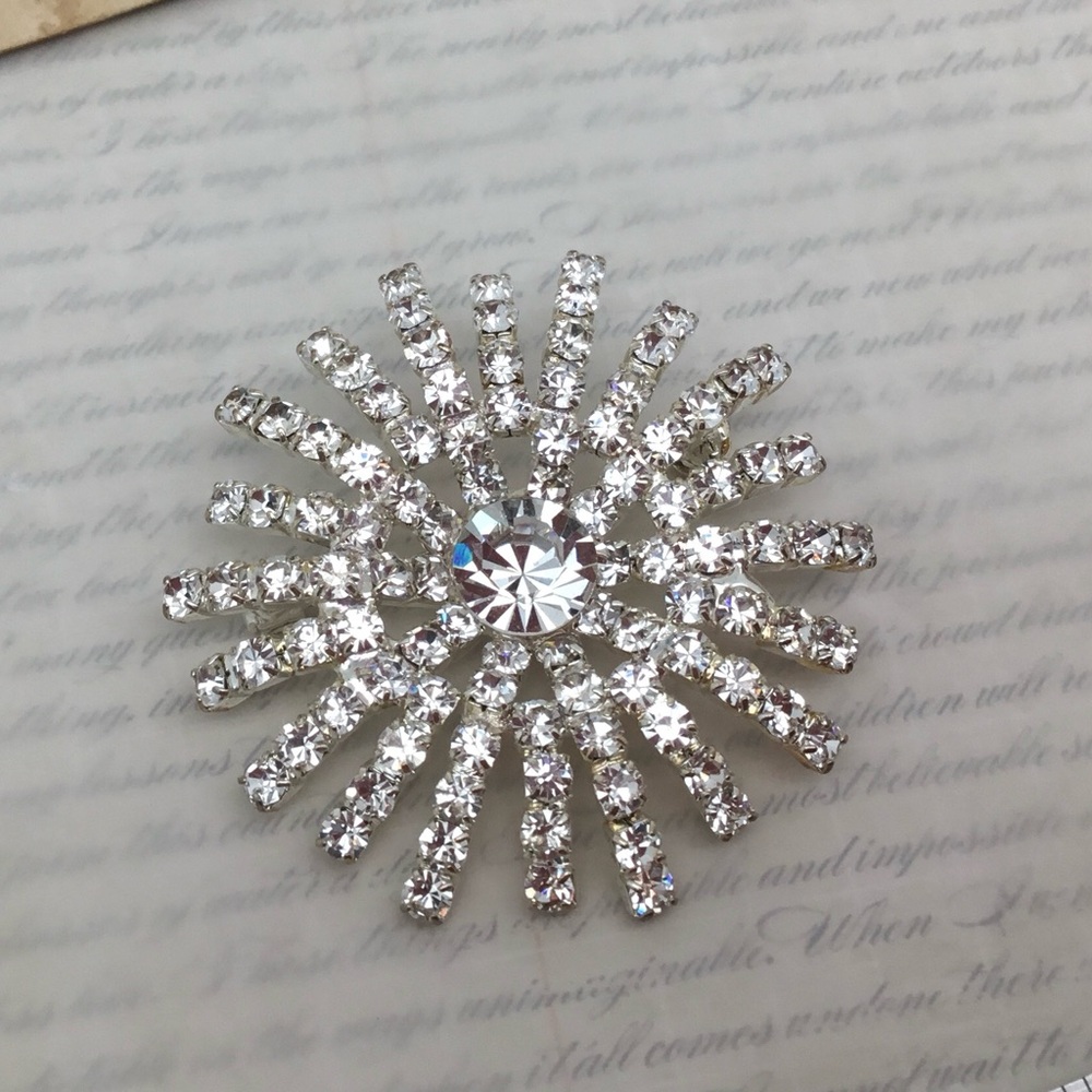 Vintage Rhinestone Brooch Pin